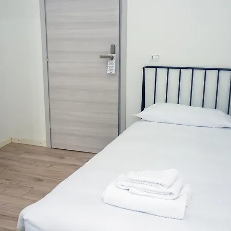 Hotel La Boheme E