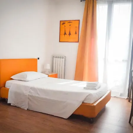 La Boheme E Hotel